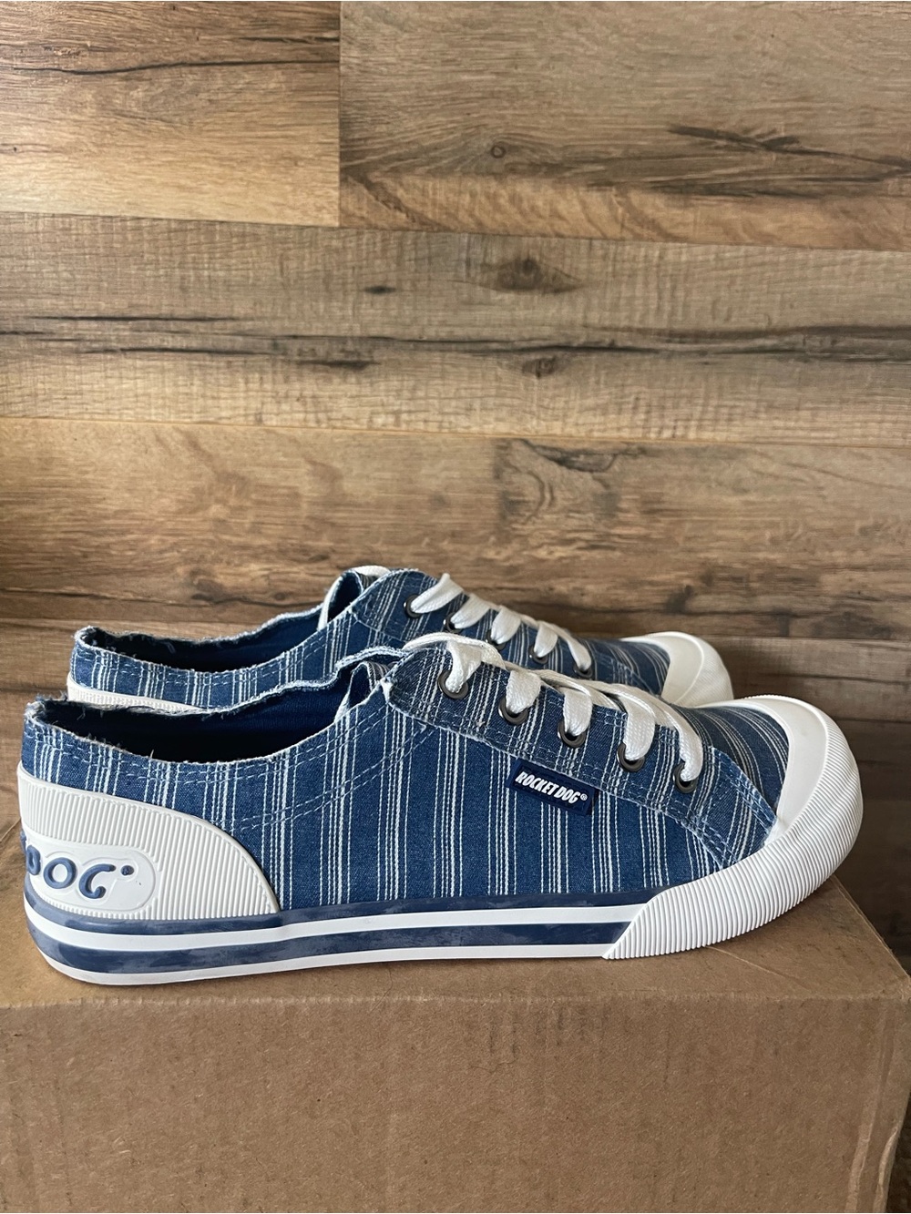 Rocket Dog Women's Blue Striped Fashion Sneakers Size:10